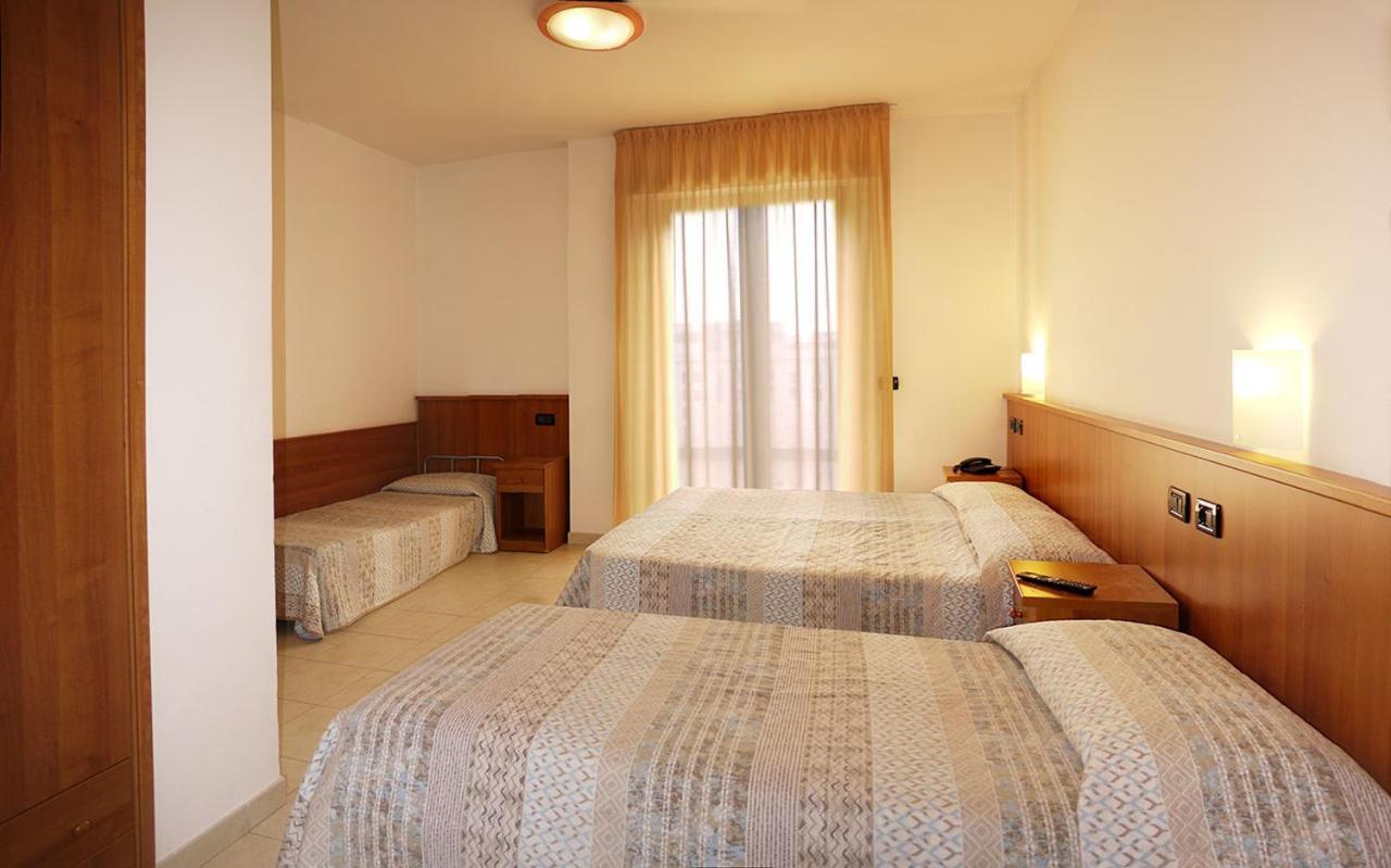 Hotel Alla Rotonda Lido di Jesolo Exterior photo