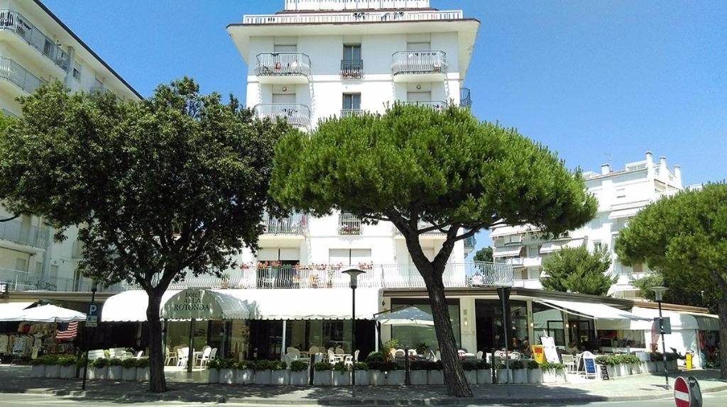 Hotel Alla Rotonda Lido di Jesolo Exterior photo